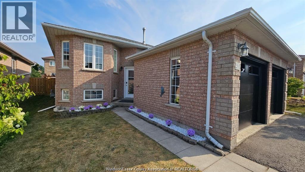 201 Hanmer Street East Property Photo 2
