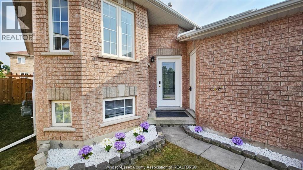 201 Hanmer Street East Property Photo 3