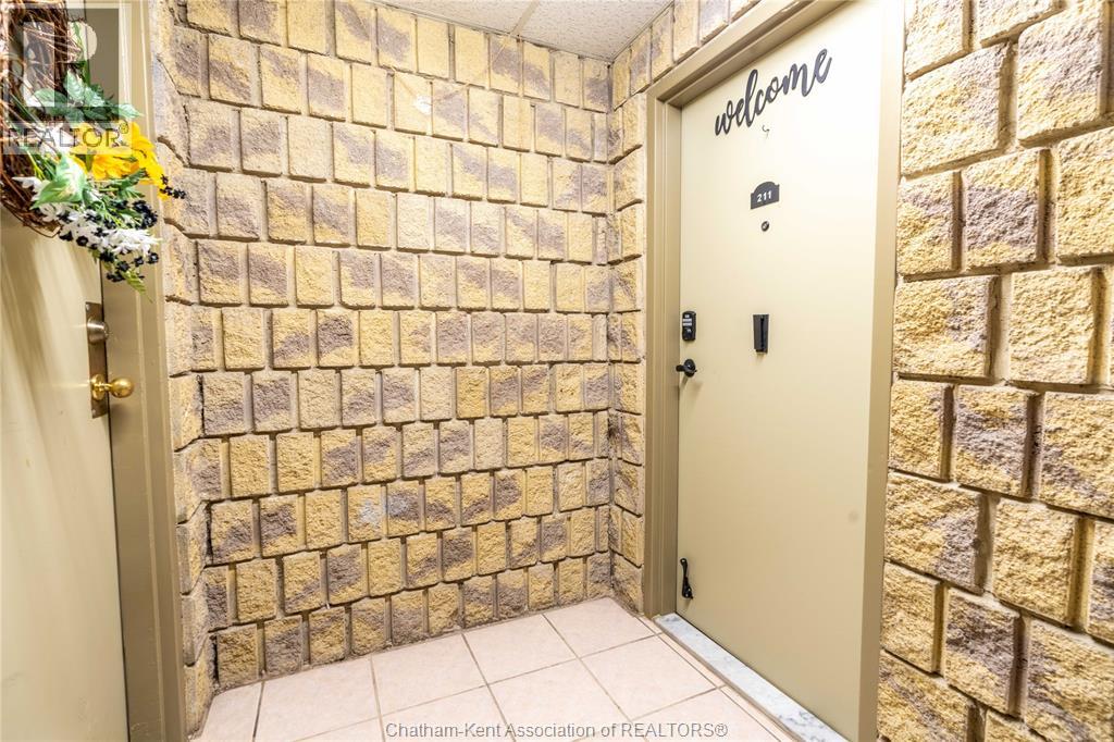 140 Park Avenue East Unit# 211 Property Photo 2