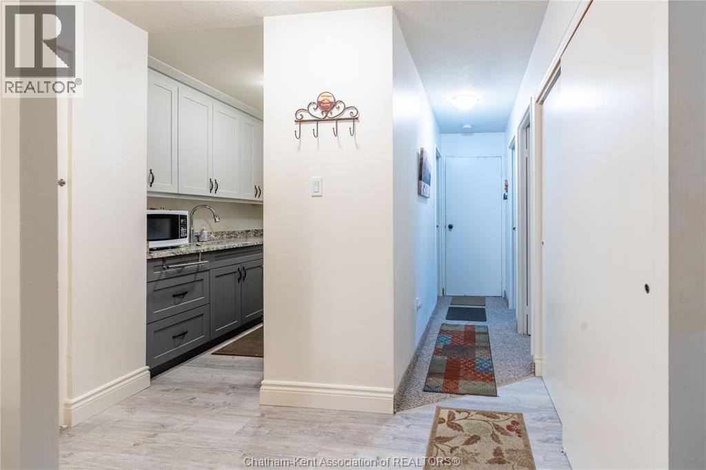 140 Park Avenue East Unit# 211 Property Photo 3