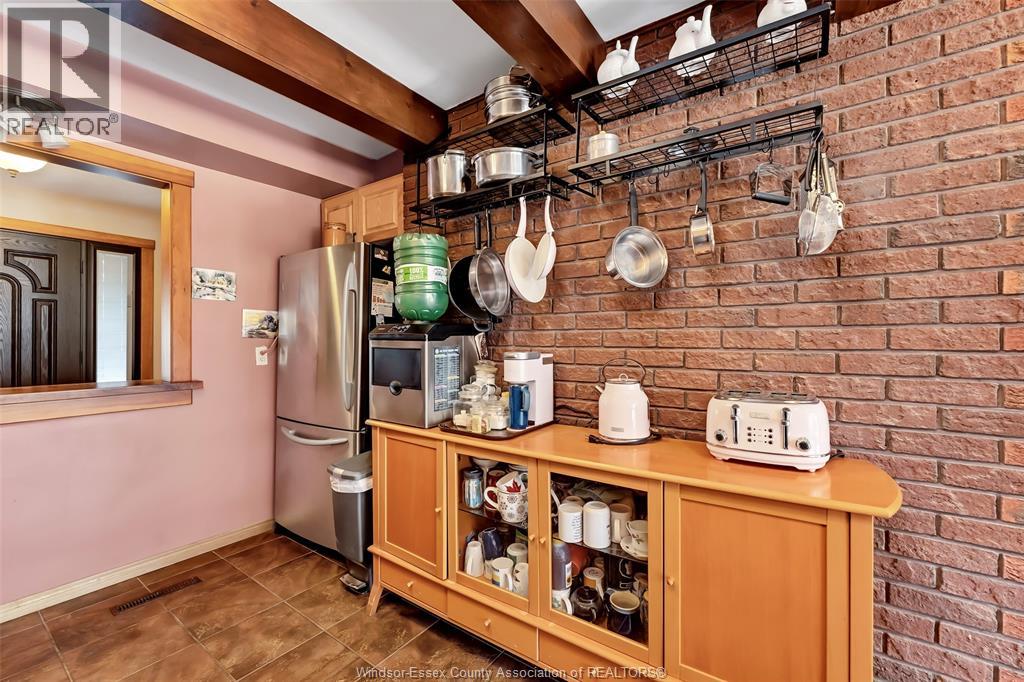 4220 Queen's Line Property Photo 11