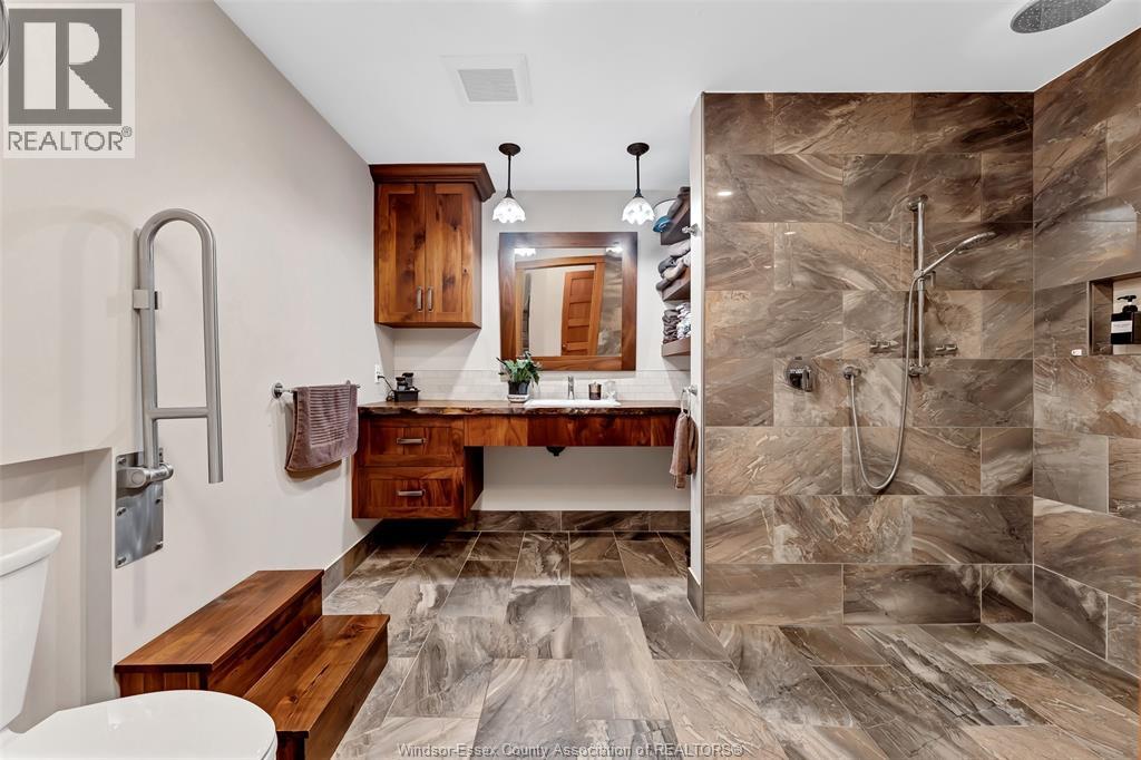 4220 Queen's Line Property Photo 15