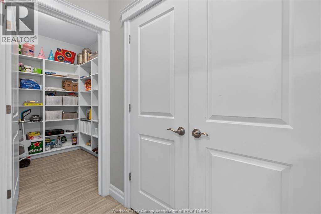353 Benjamin Property Photo 18