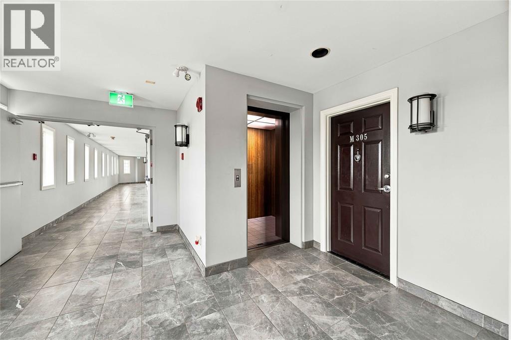 1520 Venetian Boulevard Unit# M305 Property Photo 4