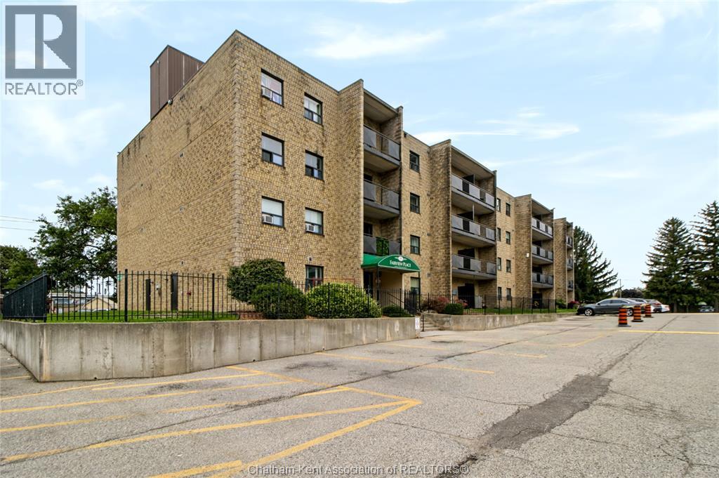 140 PARK AVENUE East Unit# 302 Property Photo 1