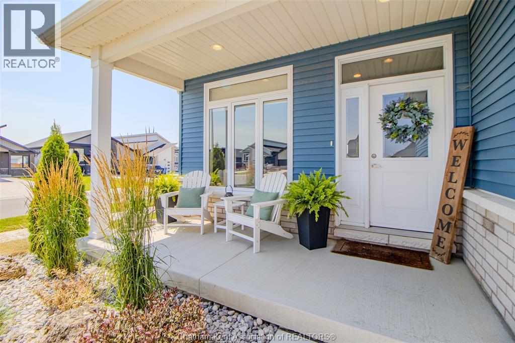 124 Grassland Grove Property Photo 3