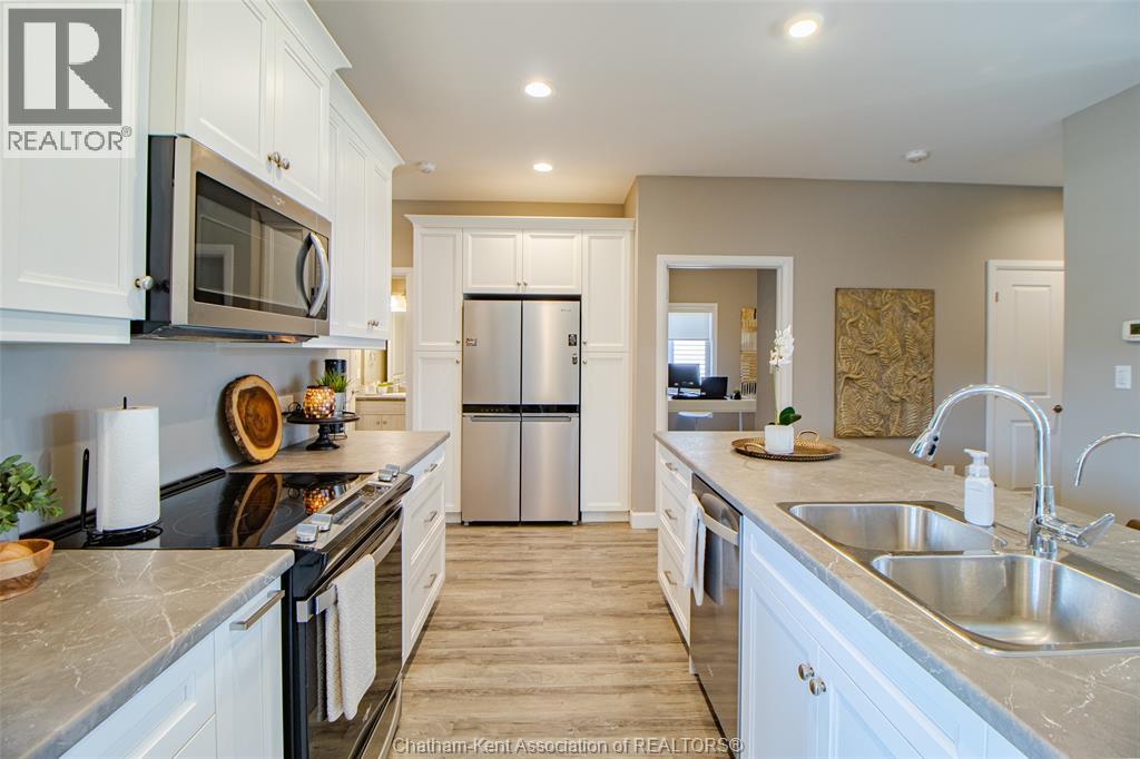 124 Grassland Grove Property Photo 10