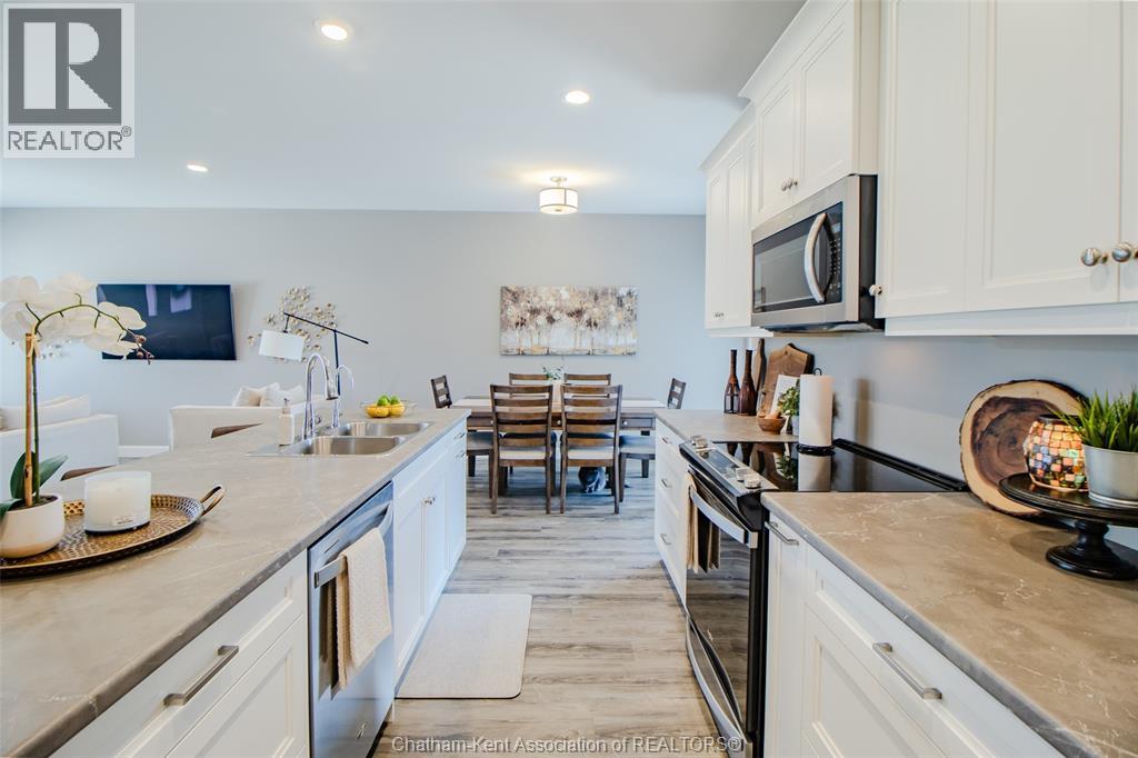 124 Grassland Grove Property Photo 12