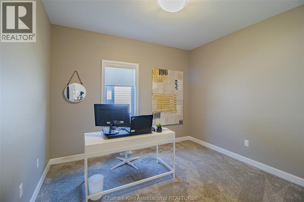 124 Grassland Grove Property Photo 17