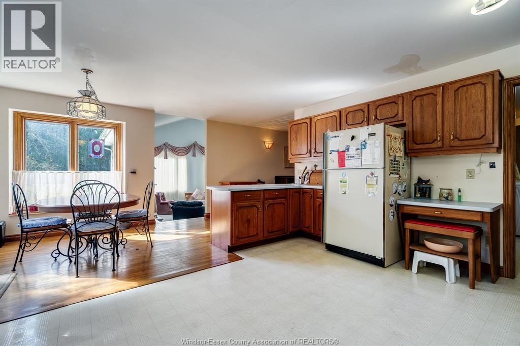 936 Twin Gables Drive Property Photo 14