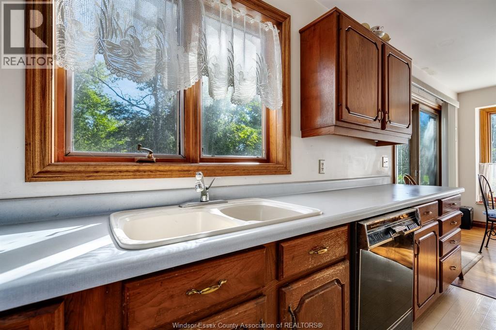 936 Twin Gables Drive Property Photo 15
