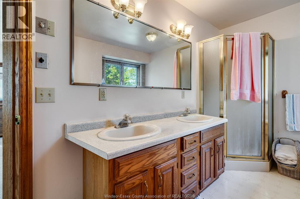 936 Twin Gables Drive Property Photo 34