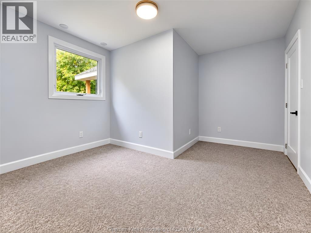 12 Crerar Drive Property Photo 29