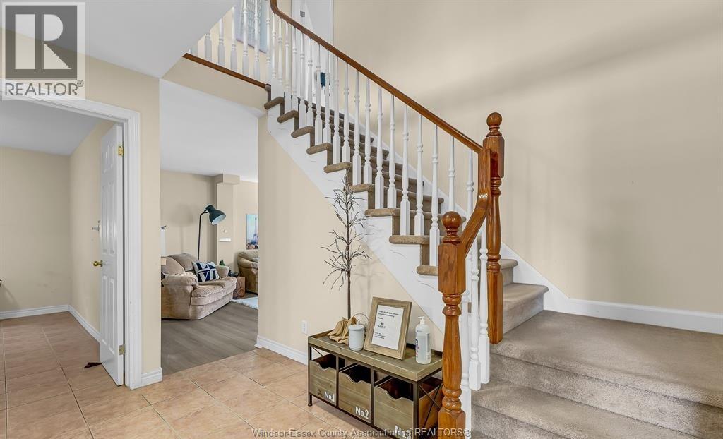 898 Hacienda Court Property Photo 4