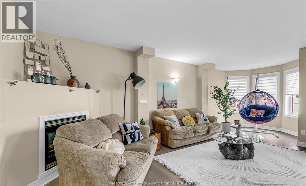 898 Hacienda Court Property Photo 8