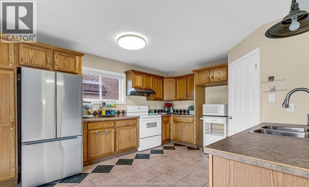 898 Hacienda Court Property Photo 12