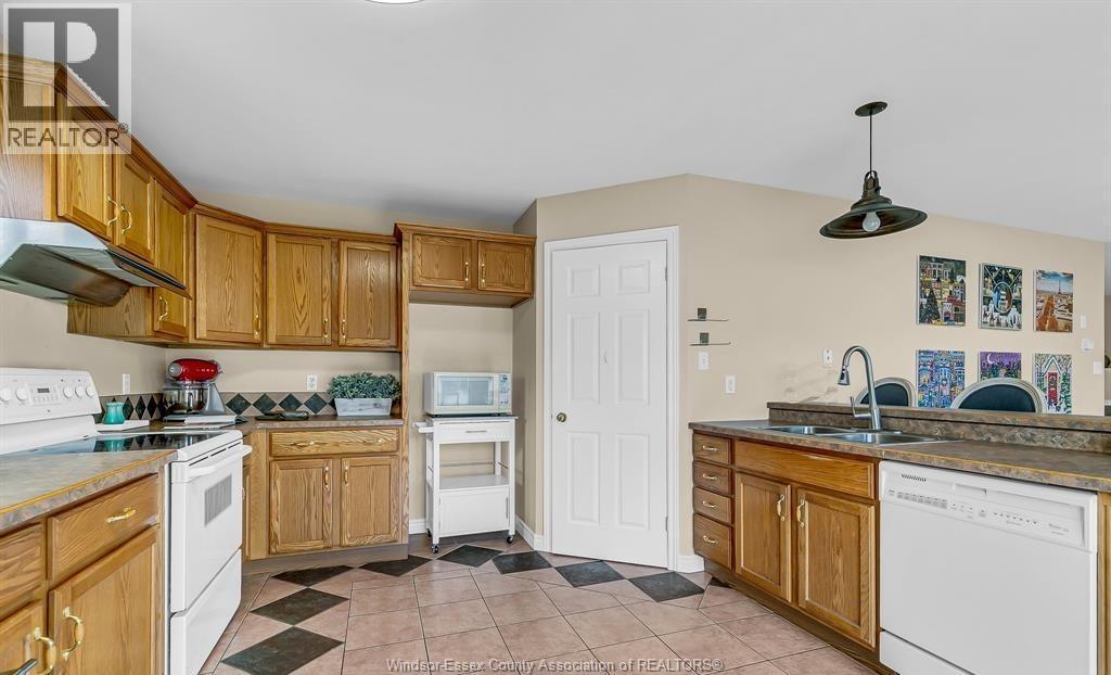 898 Hacienda Court Property Photo 15
