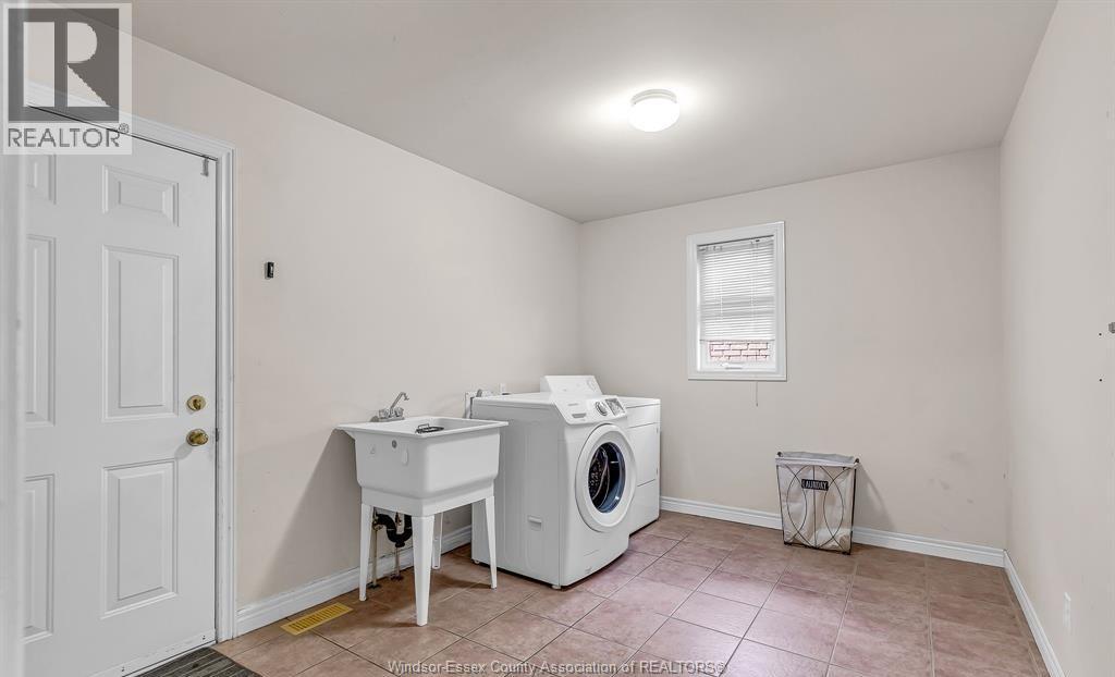 898 Hacienda Court Property Photo 16