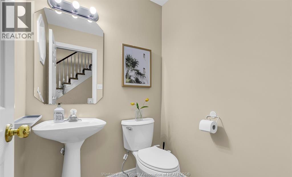 898 Hacienda Court Property Photo 17