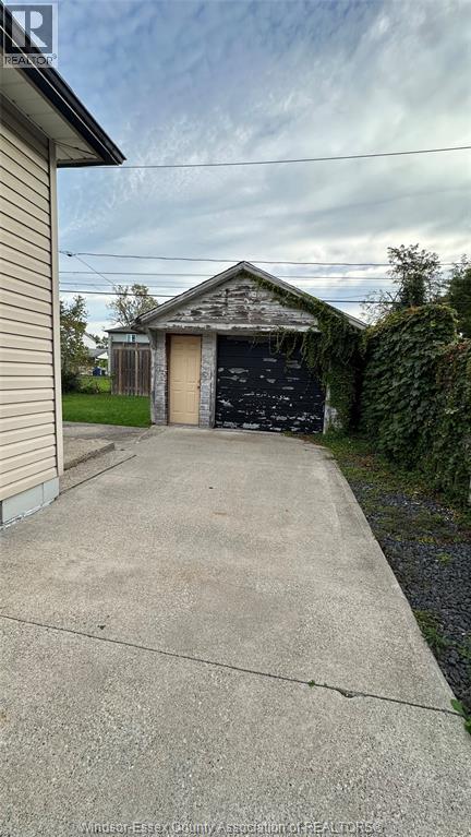 1044 Reedmere Road Property Photo 12