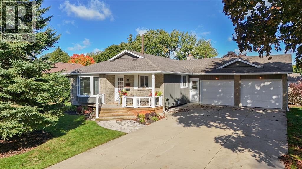 218 Blackthorn Crescent Property Photo 1