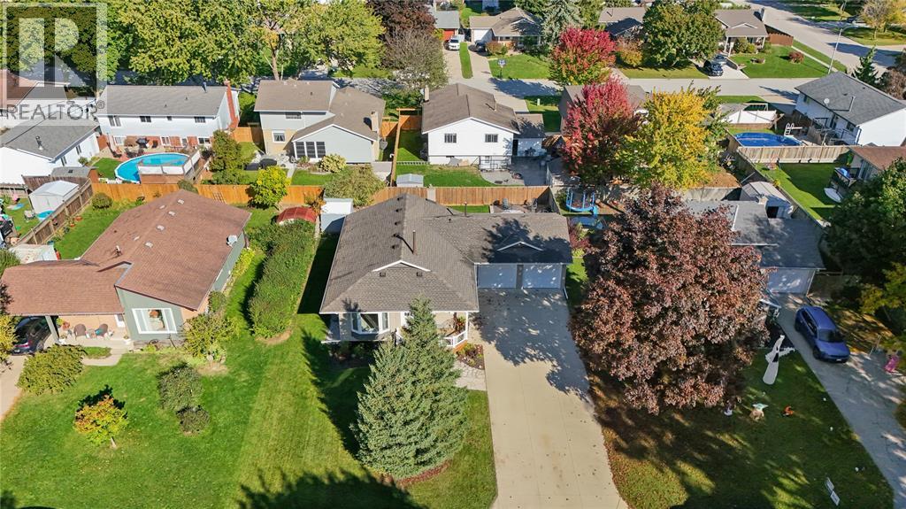 218 Blackthorn Crescent Property Photo 2