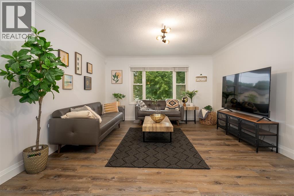 32 Louisa Street Property Photo 6