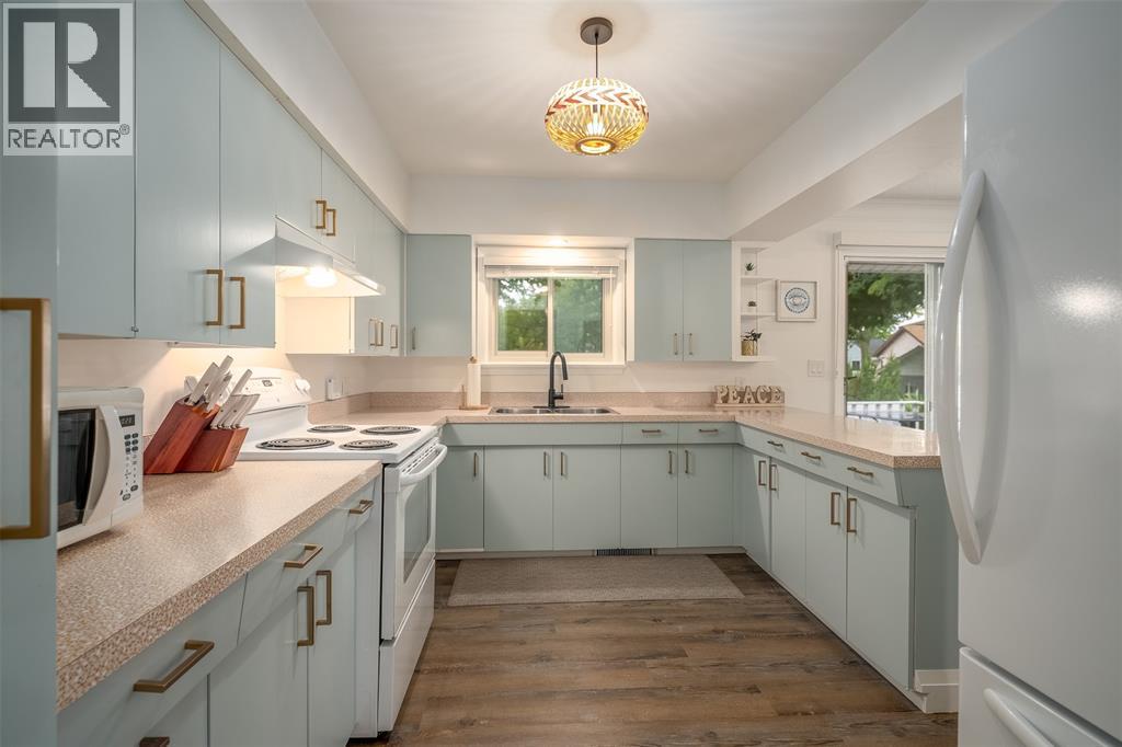 32 Louisa Street Property Photo 10