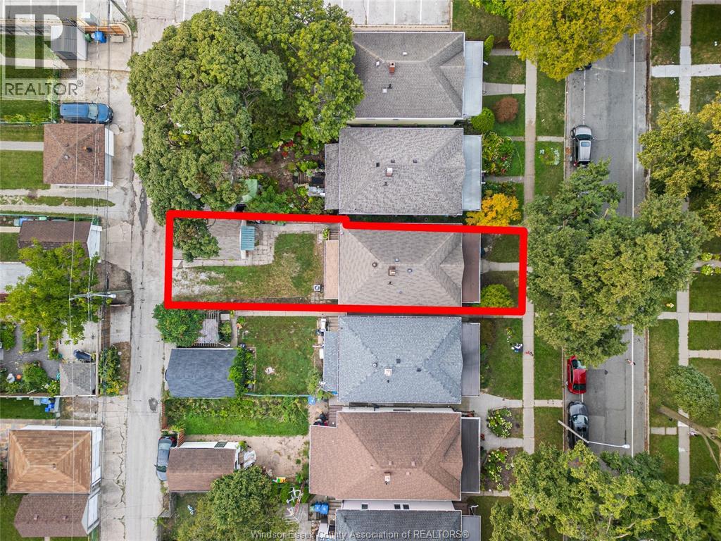 1347 Lincoln Property Photo 4