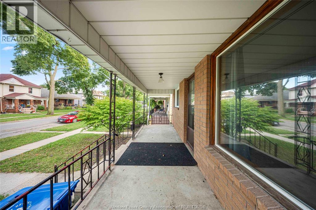 1347 Lincoln Property Photo 8