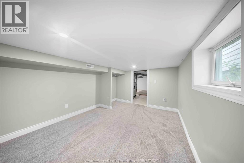 1347 Lincoln Property Photo 24
