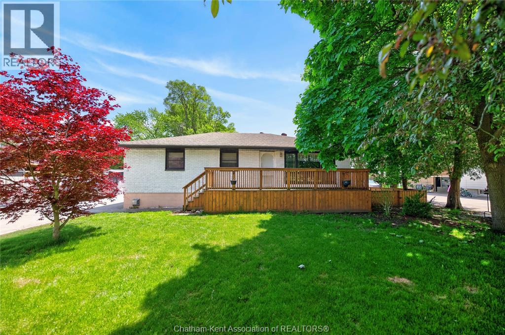 944 Mcnaughton Avenue Property Photo 1