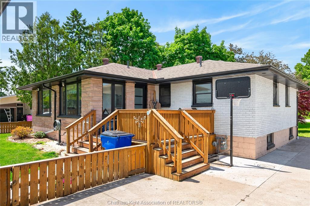 944 Mcnaughton Avenue Property Photo 2