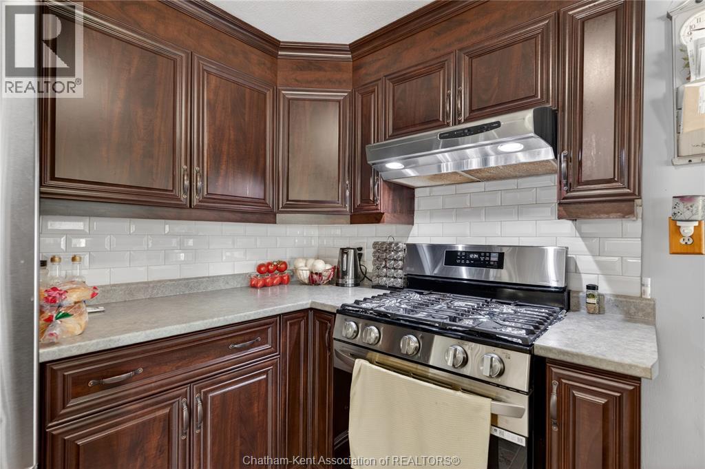 944 Mcnaughton Avenue Property Photo 6
