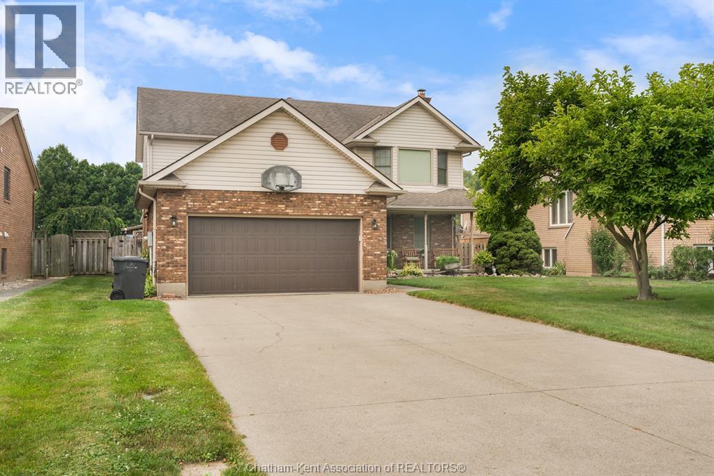 30 Orangewood Boulevard Property Photo 1