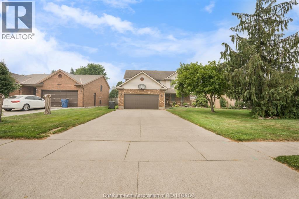 30 Orangewood Boulevard Property Photo 2