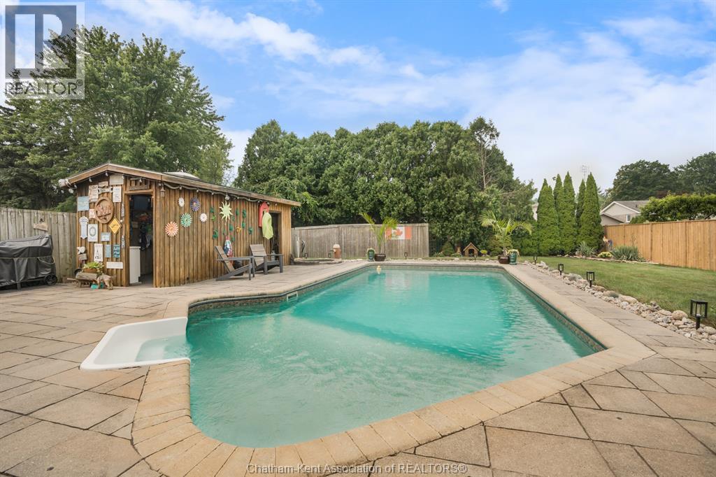 30 Orangewood Boulevard Property Photo 5