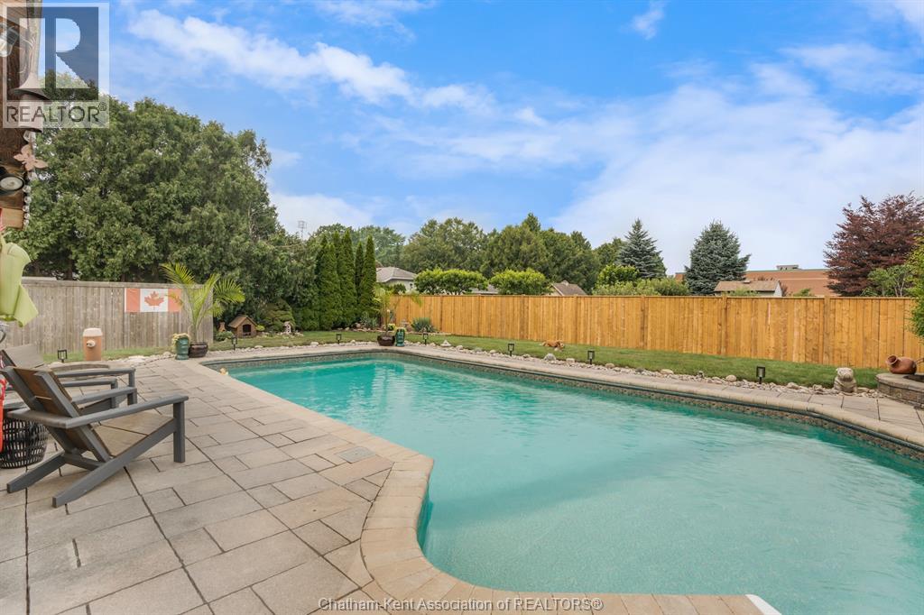 30 Orangewood Boulevard Property Photo 13