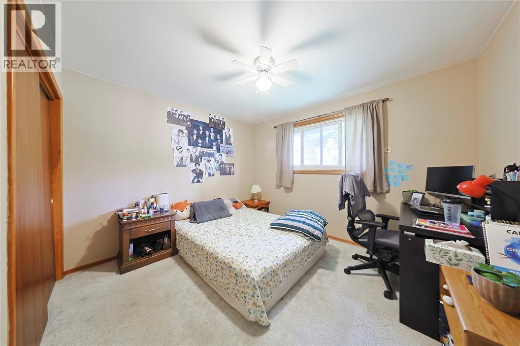 880 Champlain Road Property Photo 14