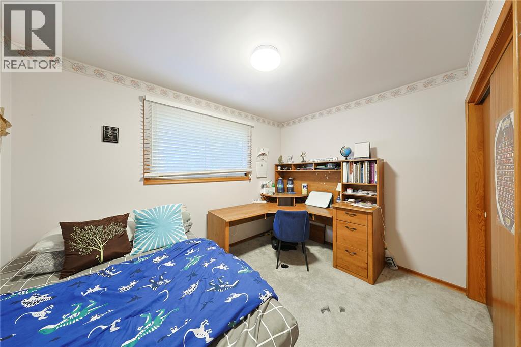 880 Champlain Road Property Photo 16