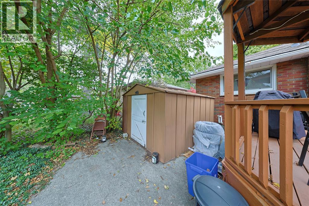 880 Champlain Road Property Photo 24