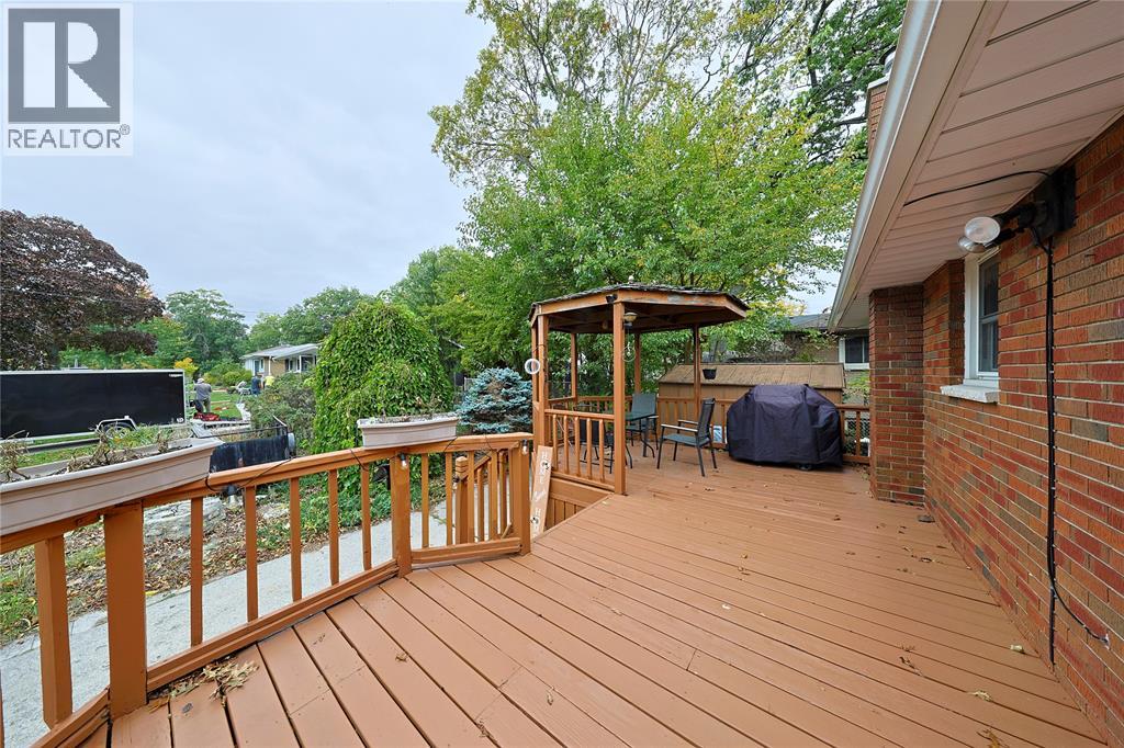 880 Champlain Road Property Photo 26