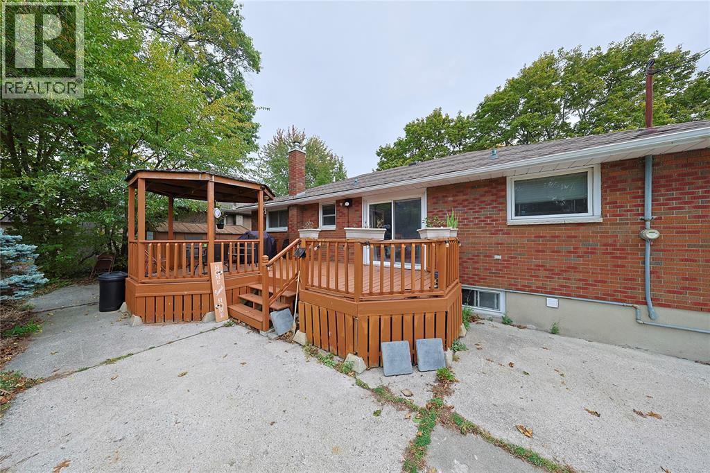 880 Champlain Road Property Photo 27