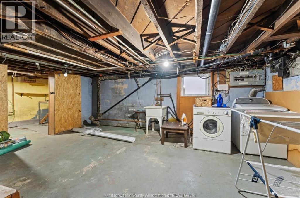 977 Gladstone Property Photo 10