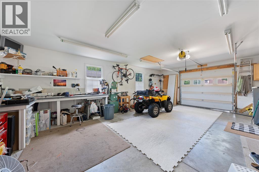 1121 Arlington Court Property Photo 24