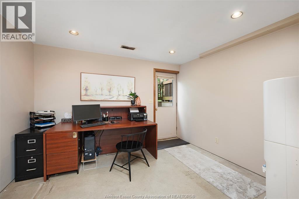 42 William Avenue Property Photo 27