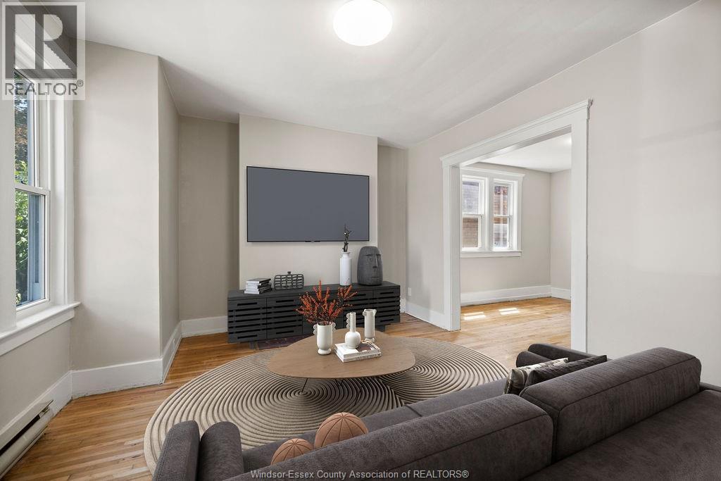 1107 Pelissier Street Property Photo 3