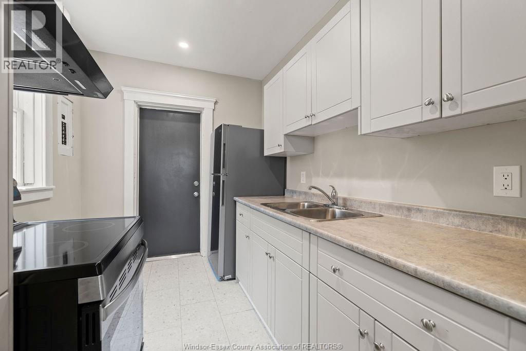 1107 Pelissier Street Property Photo 10