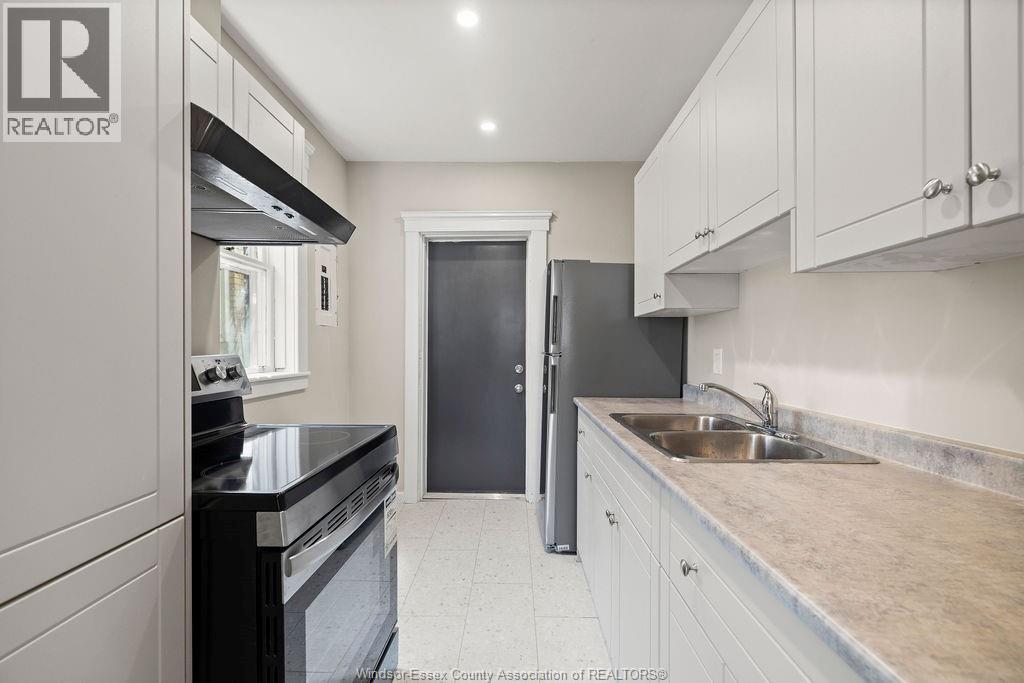 1107 Pelissier Street Property Photo 11