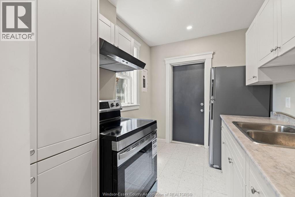1107 Pelissier Street Property Photo 12